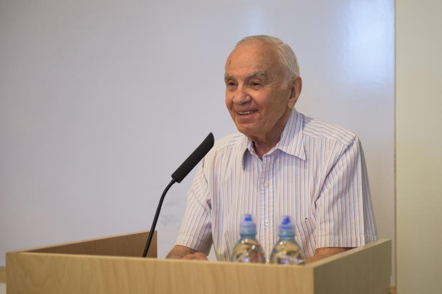 Mr.Mandel